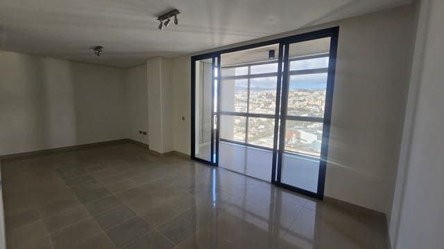 2 soveværelse Lejlighed til salg i Los Llanos, Santa Cruz de Tenerife med garage - € 380.000 (Ref: 9415681)