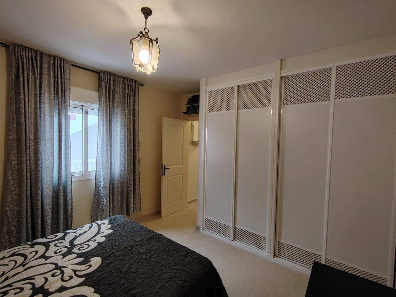 1 soverom Leilighet til salgs i Arona med svømmebasseng garasje - € 299 000 (Ref: 9448963)