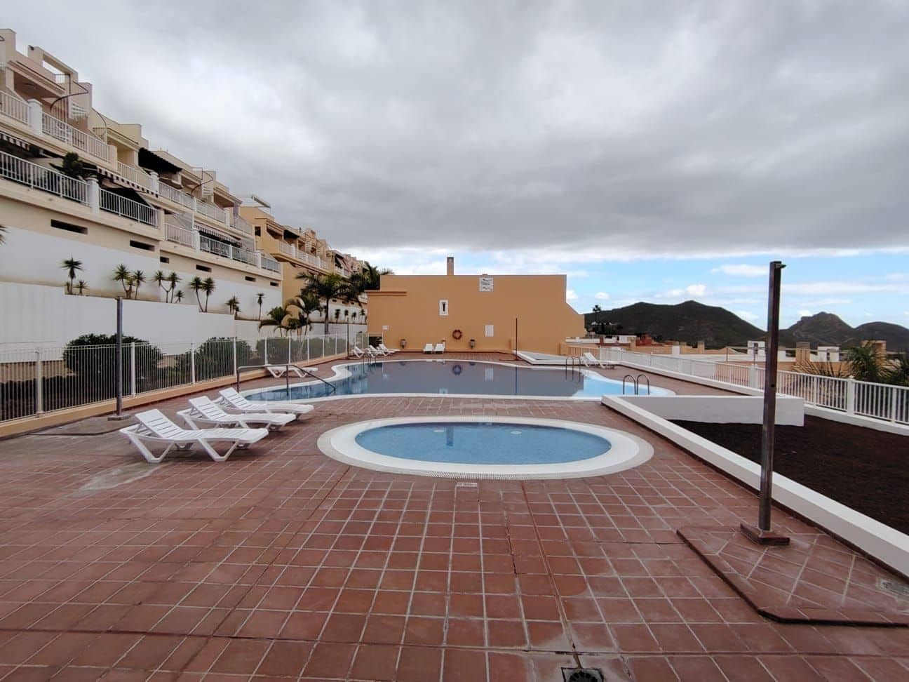 1 soverom Leilighet til salgs i Arona med svømmebasseng garasje - € 299 000 (Ref: 9448963)