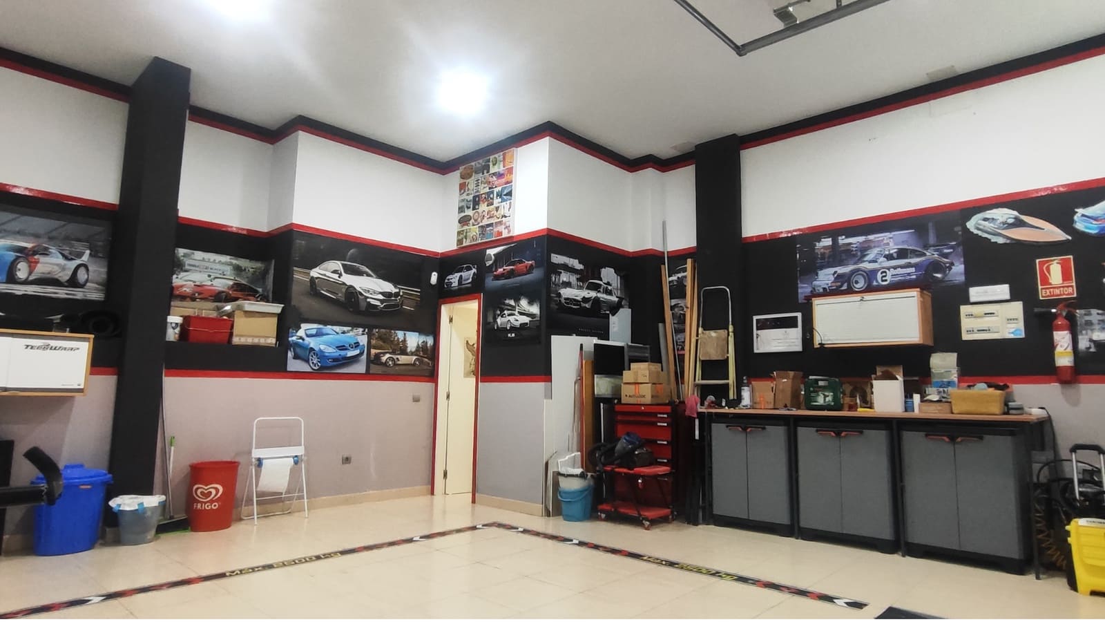 Kommersiell til salgs i Acoran med garasje - € 138 600 (Ref: 9450126)