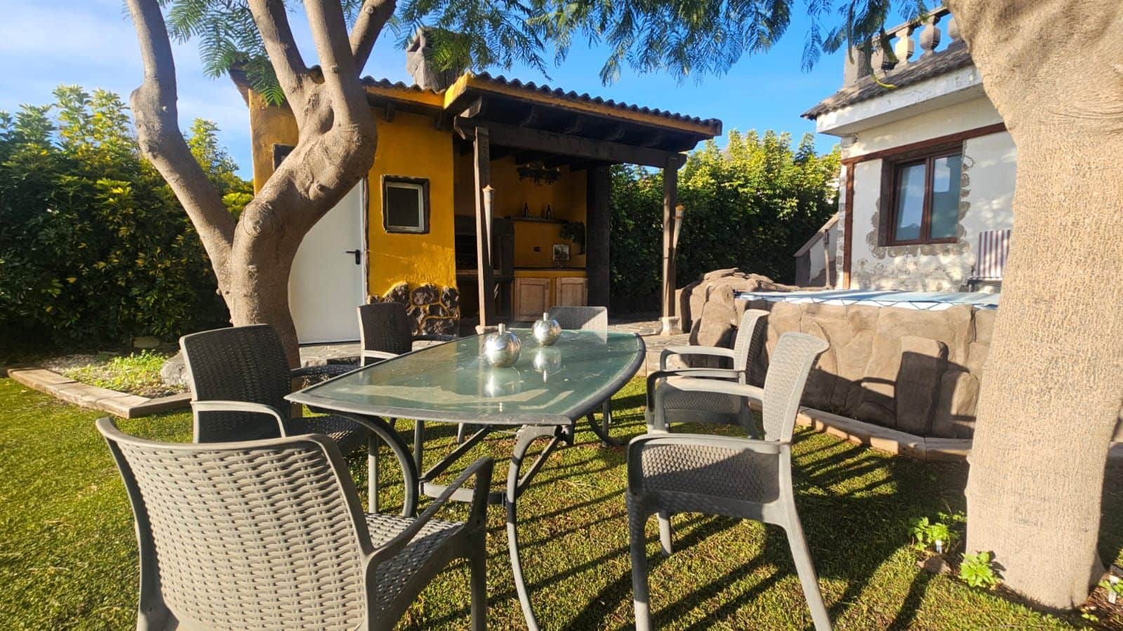 Chalet de 3 habitaciones en Candelaria en venta con piscina garaje - 490.000 € (Ref: 9470822)