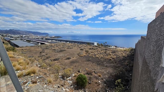 Terre non Aménagée à vendre à Santa Cruz de Tenerife - 2 000 000 € (Ref: 9472253)