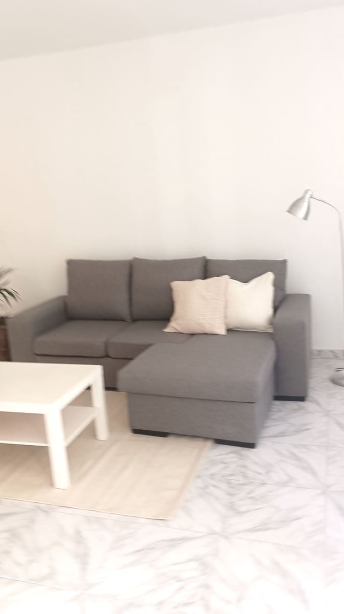 4 bedroom Flat for rent in Santa Cruz de Tenerife - € 1,300 (Ref: 9488204)