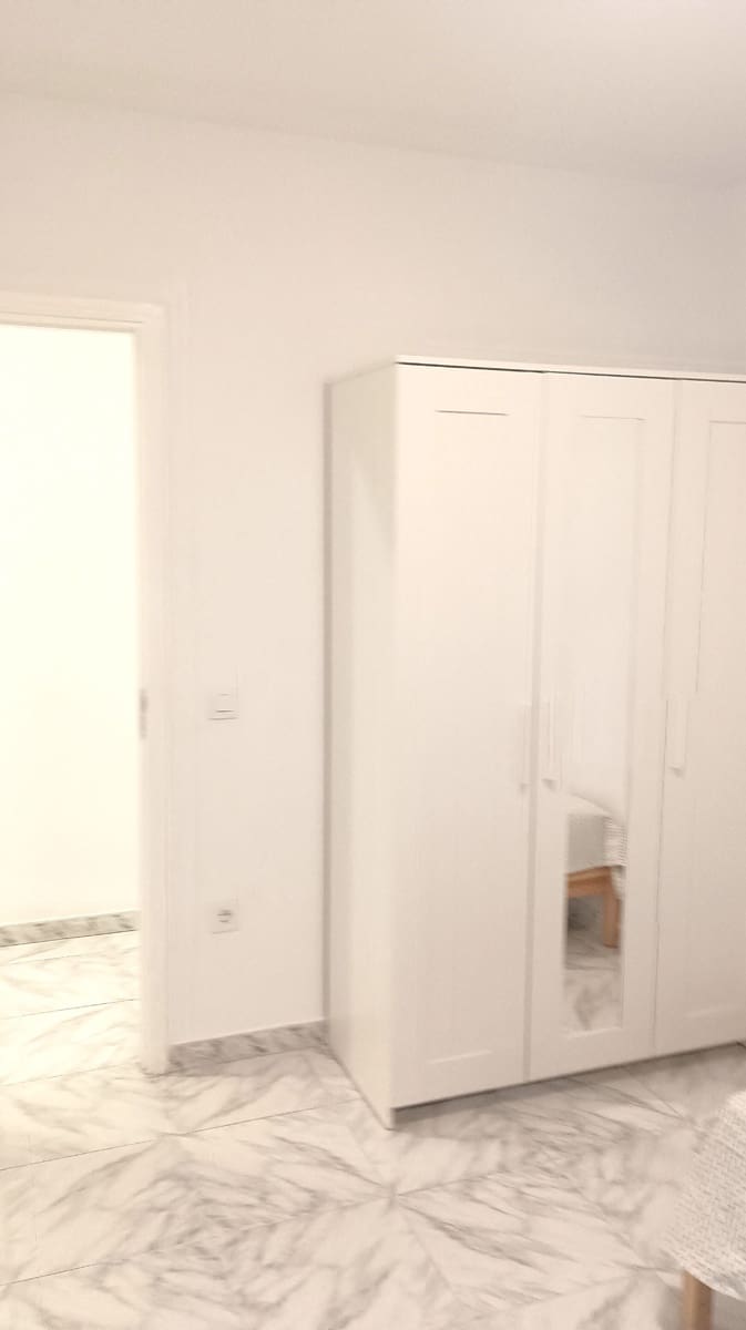 4 bedroom Flat for rent in Santa Cruz de Tenerife - € 1,300 (Ref: 9488204)