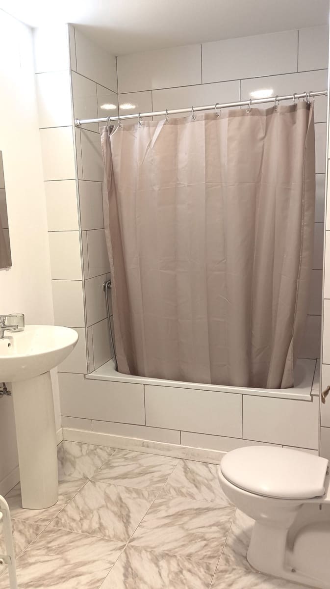 4 bedroom Flat for rent in Santa Cruz de Tenerife - € 1,300 (Ref: 9488204)