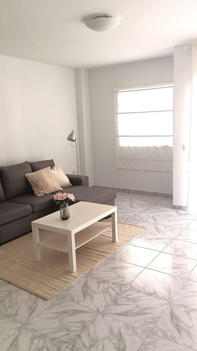 4 bedroom Flat for rent in Santa Cruz de Tenerife - € 1,300 (Ref: 9488204)