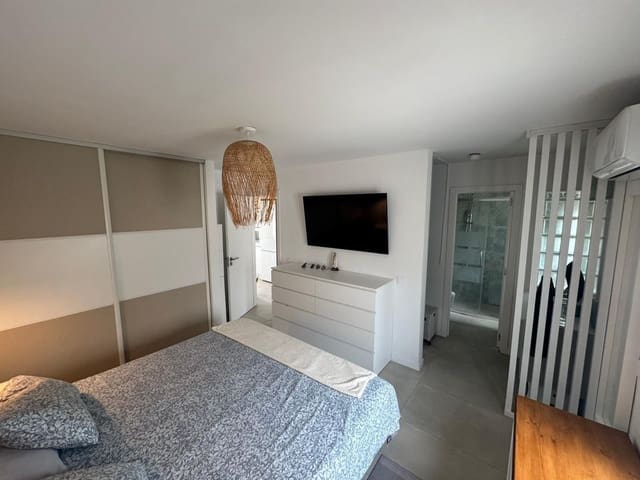 2 soverom Kjedet enebolig til salgs i San Miguel de Abona med svømmebasseng garasje - € 370 000 (Ref: 9574013)