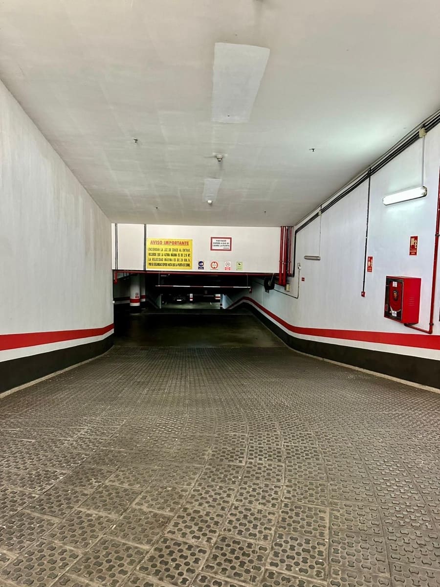 Garaż na sprzedaż w Santa Cruz de Tenerife - 40 000 € (Ref: 9629728)