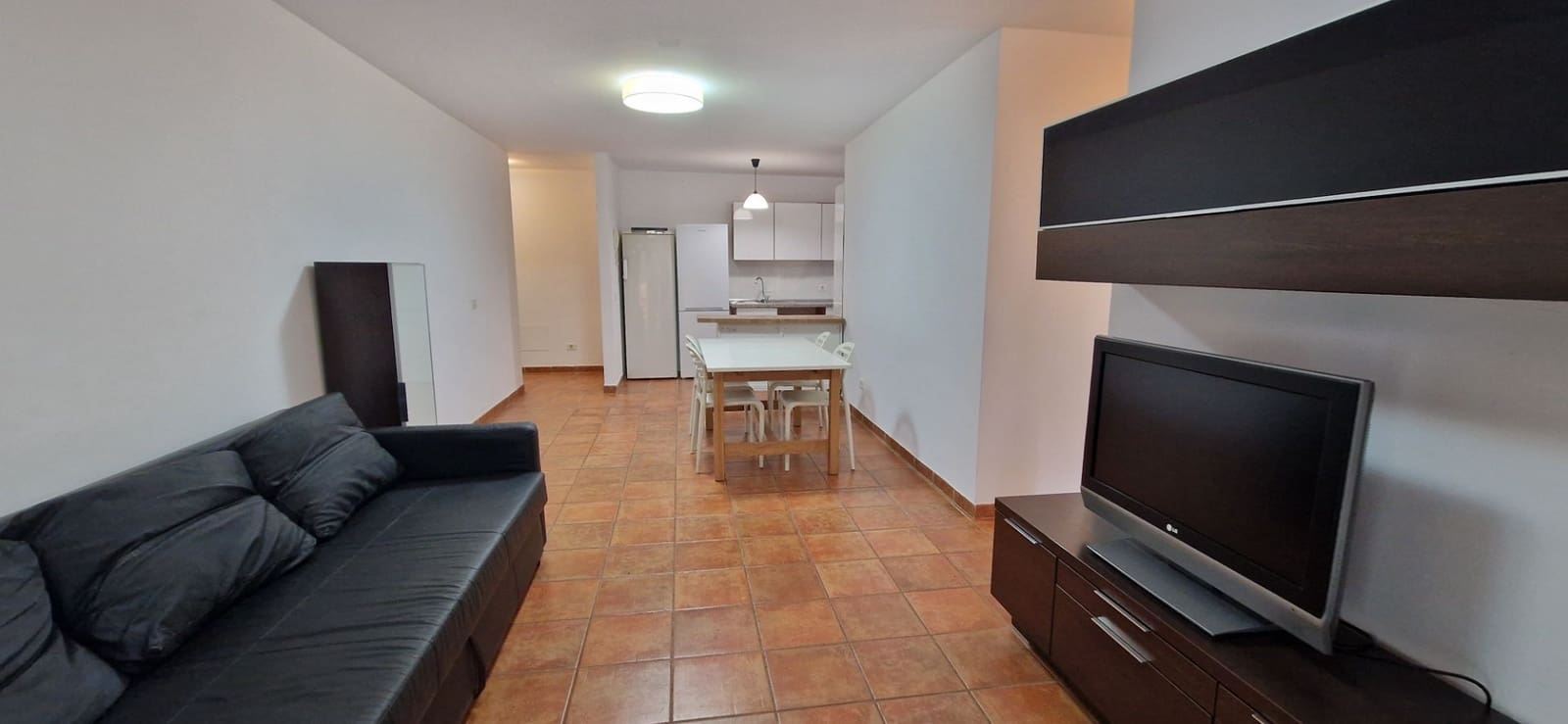 Piso de 2 habitaciones en La Quinta en alquiler con piscina - 1.000 € (Ref: 9647817)