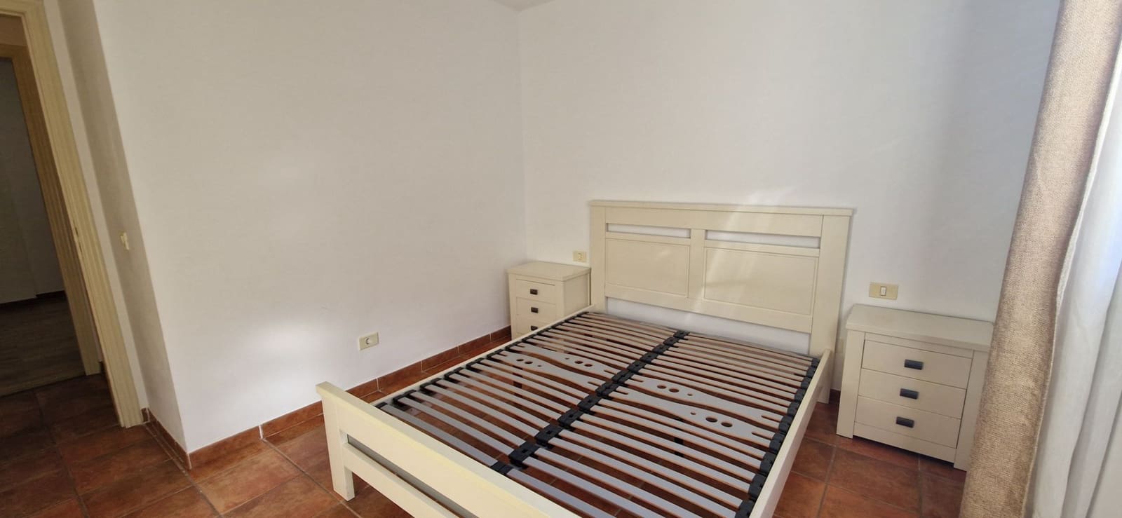 Piso de 2 habitaciones en La Quinta en alquiler con piscina - 1.000 € (Ref: 9647817)