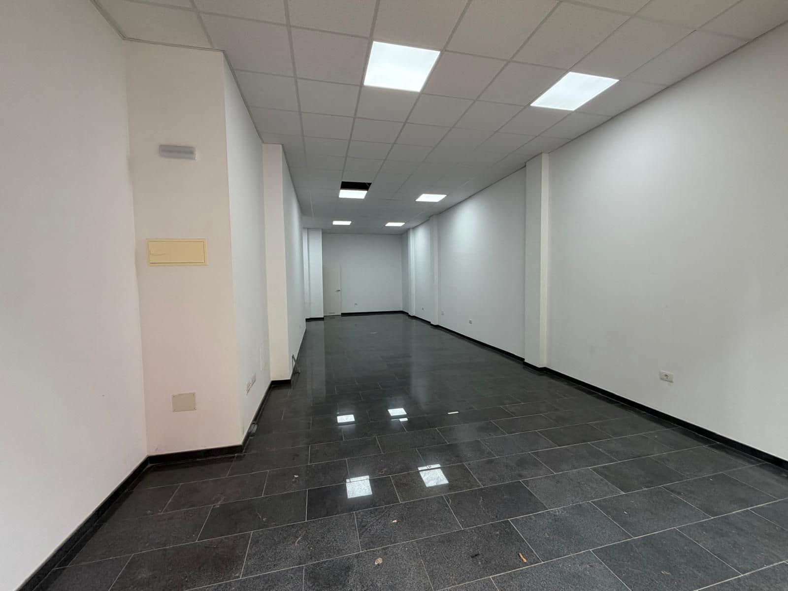Comercial para arrendar em Santa Cruz de Tenerife - 1 300 € (Ref: 9670088)
