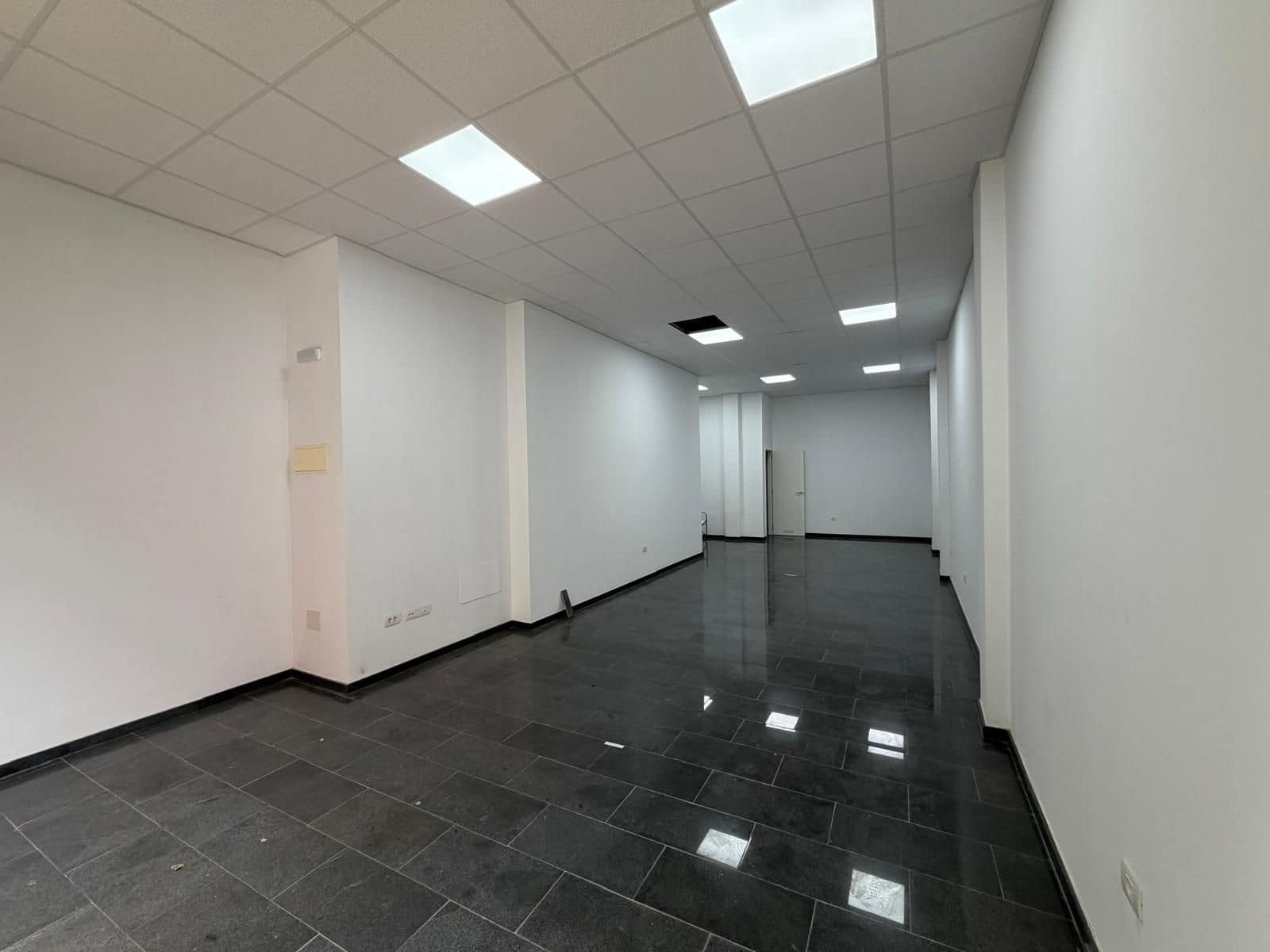 Comercial para arrendar em Santa Cruz de Tenerife - 1 300 € (Ref: 9670088)