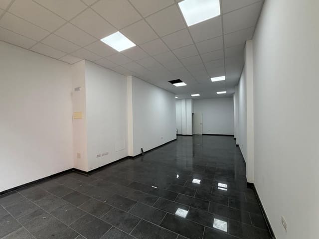 Kommersiell til leie i Duggi, Santa Cruz de Tenerife - € 1 300 (Ref: 9670088)