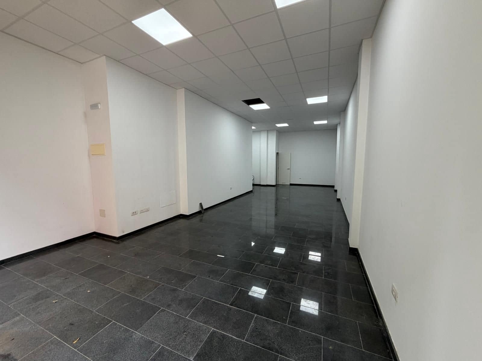 Comercial para arrendar em Santa Cruz de Tenerife - 1 300 € (Ref: 9670088)