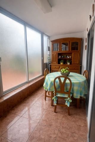 3 soverom Leilighet til salgs i Santa Cruz de Tenerife med garasje - € 450 000 (Ref: 9679549)