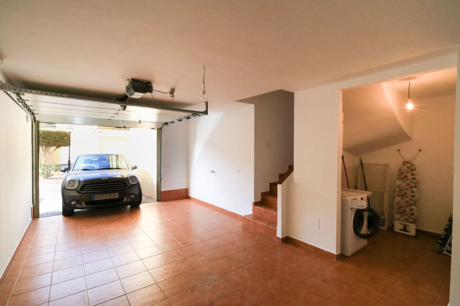 3 bedroom Semi-detached Villa for sale in Granadilla de Abona with pool garage - € 550,000 (Ref: 9694851)