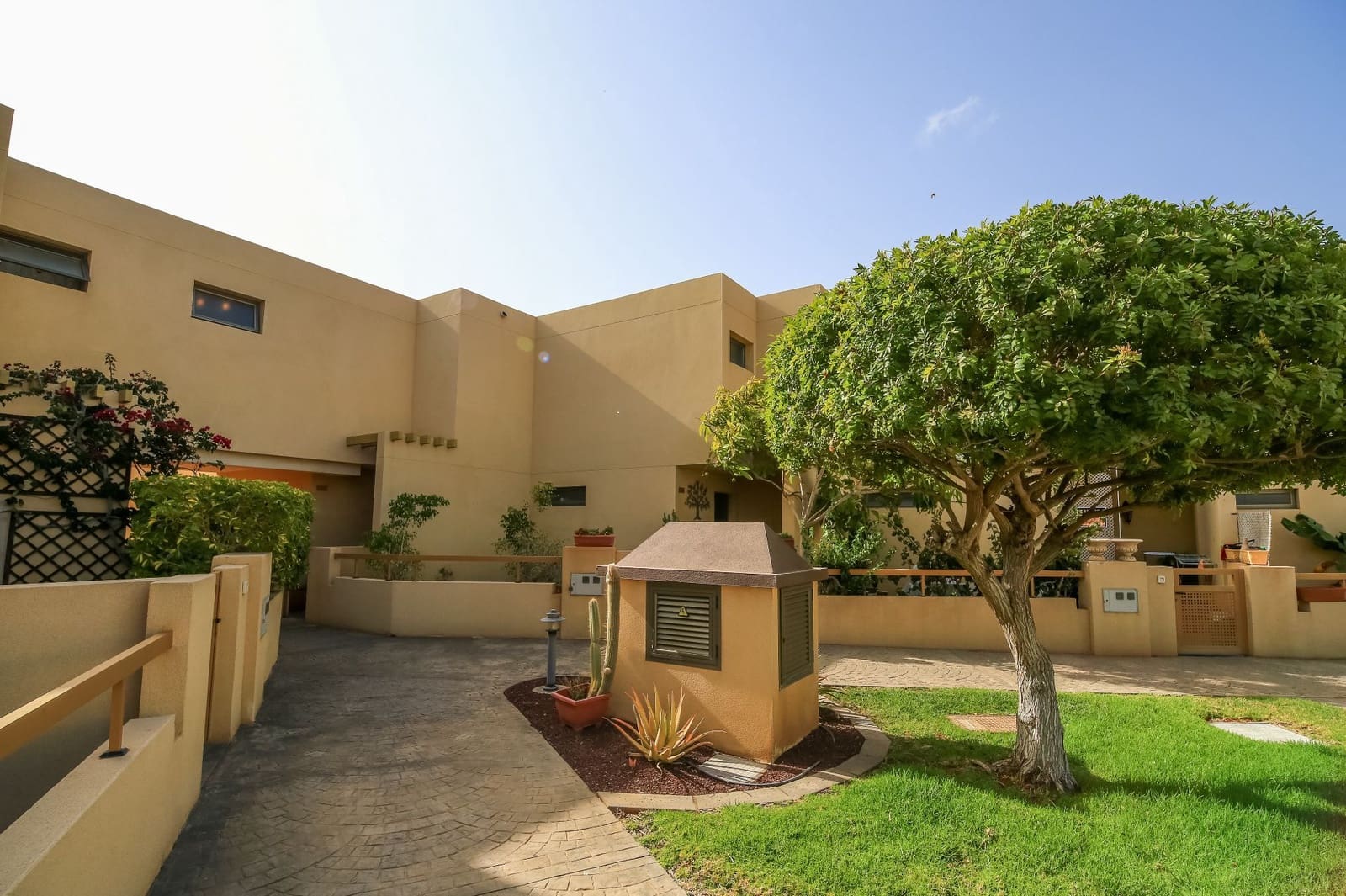 3 bedroom Semi-detached Villa for sale in Granadilla de Abona with pool garage - € 550,000 (Ref: 9694851)