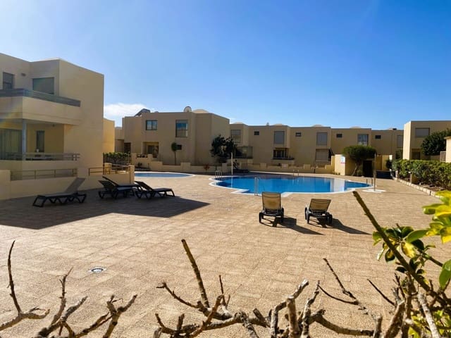 3 bedroom Semi-detached Villa for sale in Granadilla de Abona with pool garage - € 550,000 (Ref: 9694851)