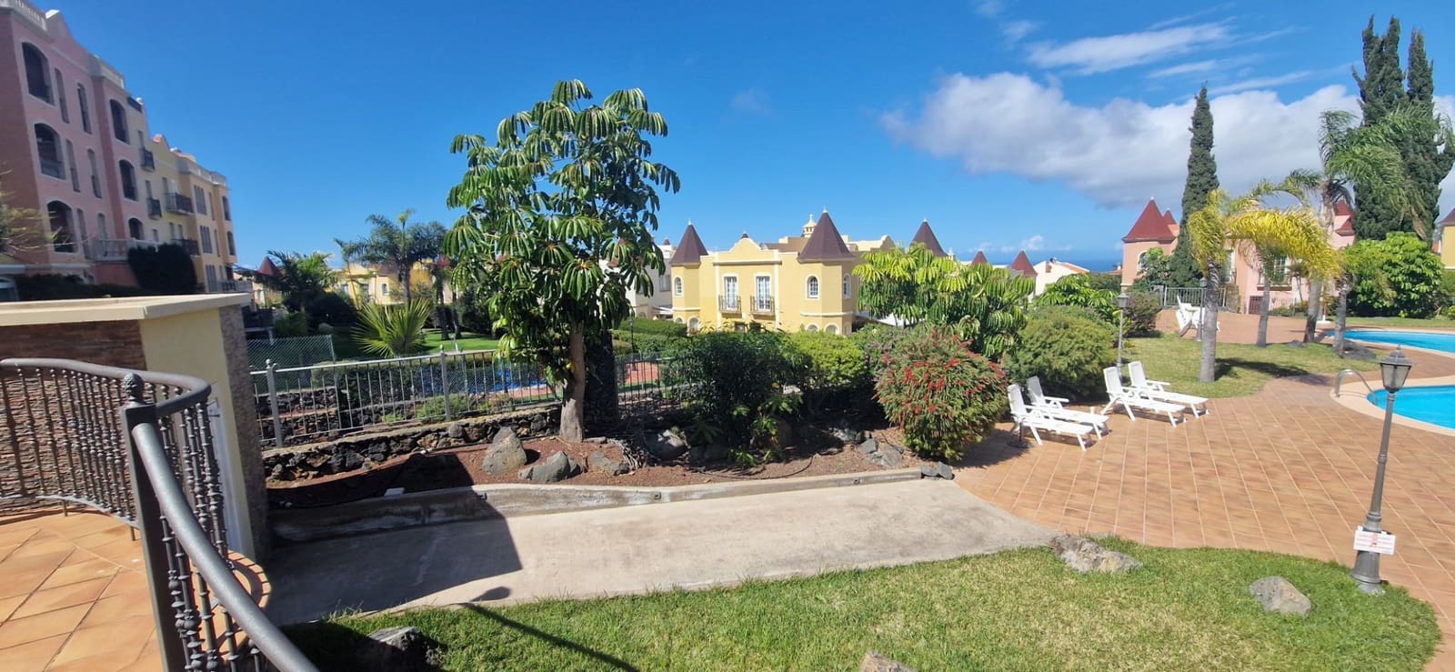 2 bedroom Flat for sale in La Quinta with pool - € 265,000 (Ref: 9726409)