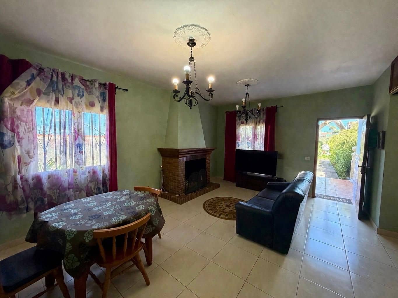 5 bedroom Villa for sale in Tacoronte - € 480,000 (Ref: 9731713)