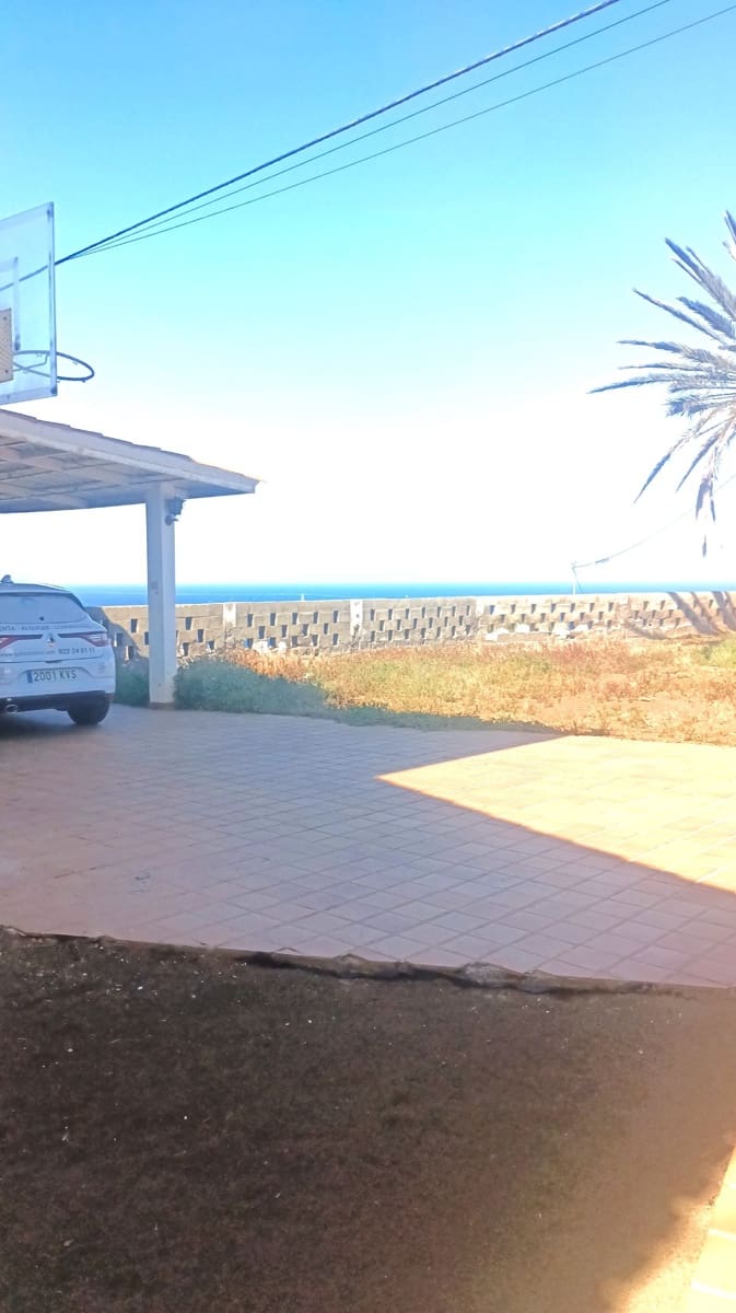 4 bedroom Villa for sale in Candelaria with pool garage - € 670,000 (Ref: 9849068)