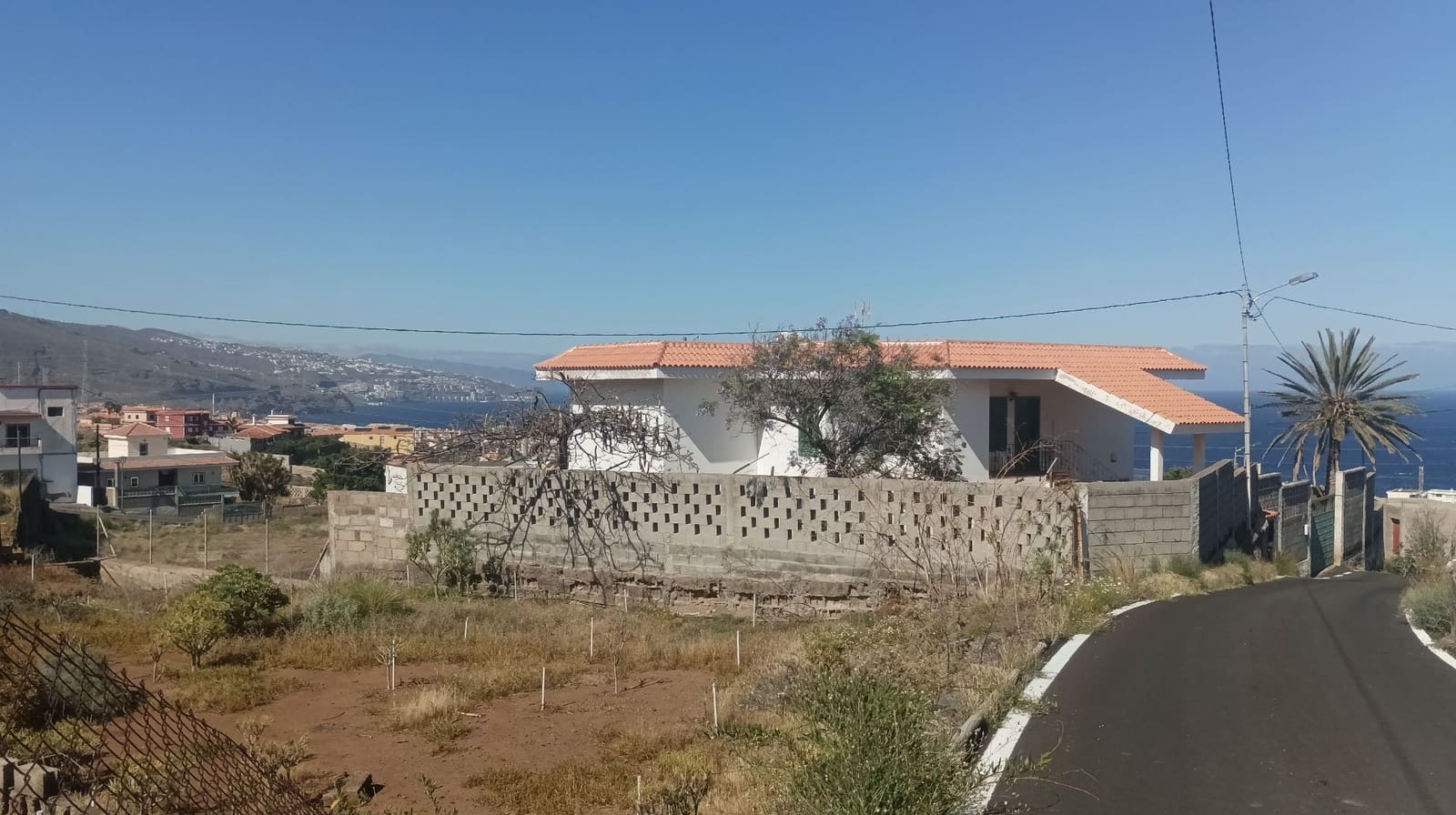 4 bedroom Villa for sale in Candelaria with pool garage - € 670,000 (Ref: 9849068)
