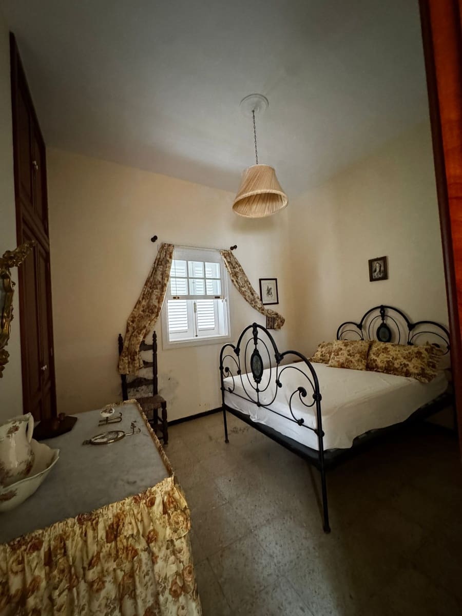 9 bedroom Townhouse for sale in Hermigua - € 375,000 (Ref: 9855029)