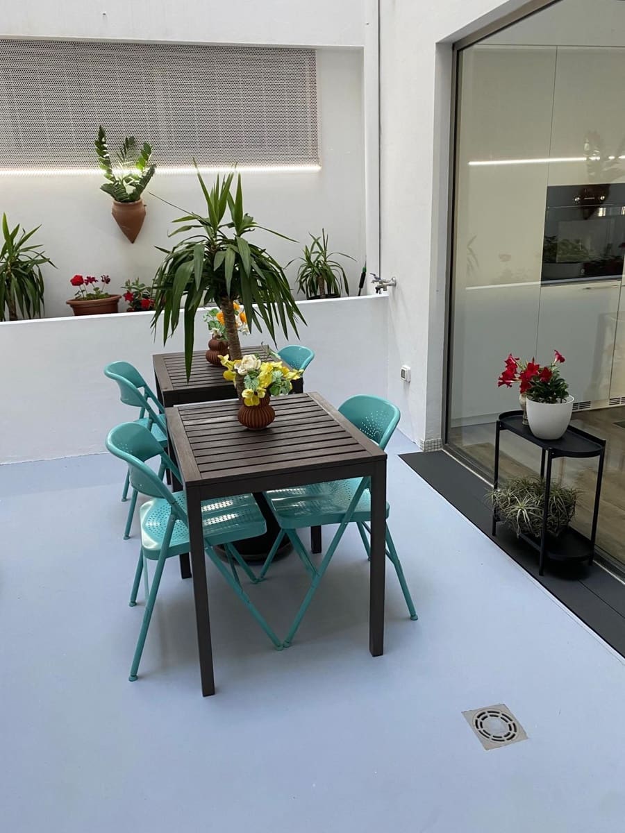 3 bedroom Flat for sale in Santa Cruz de Tenerife with garage - € 534,000 (Ref: 9861607)
