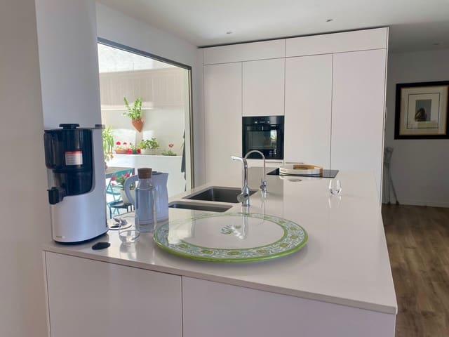 3 makuuhuone Asunto myytävänä paikassa Chapatal, Santa Cruz de Tenerife mukana 
autotalli - 534 000 € (Ref: 9861607)