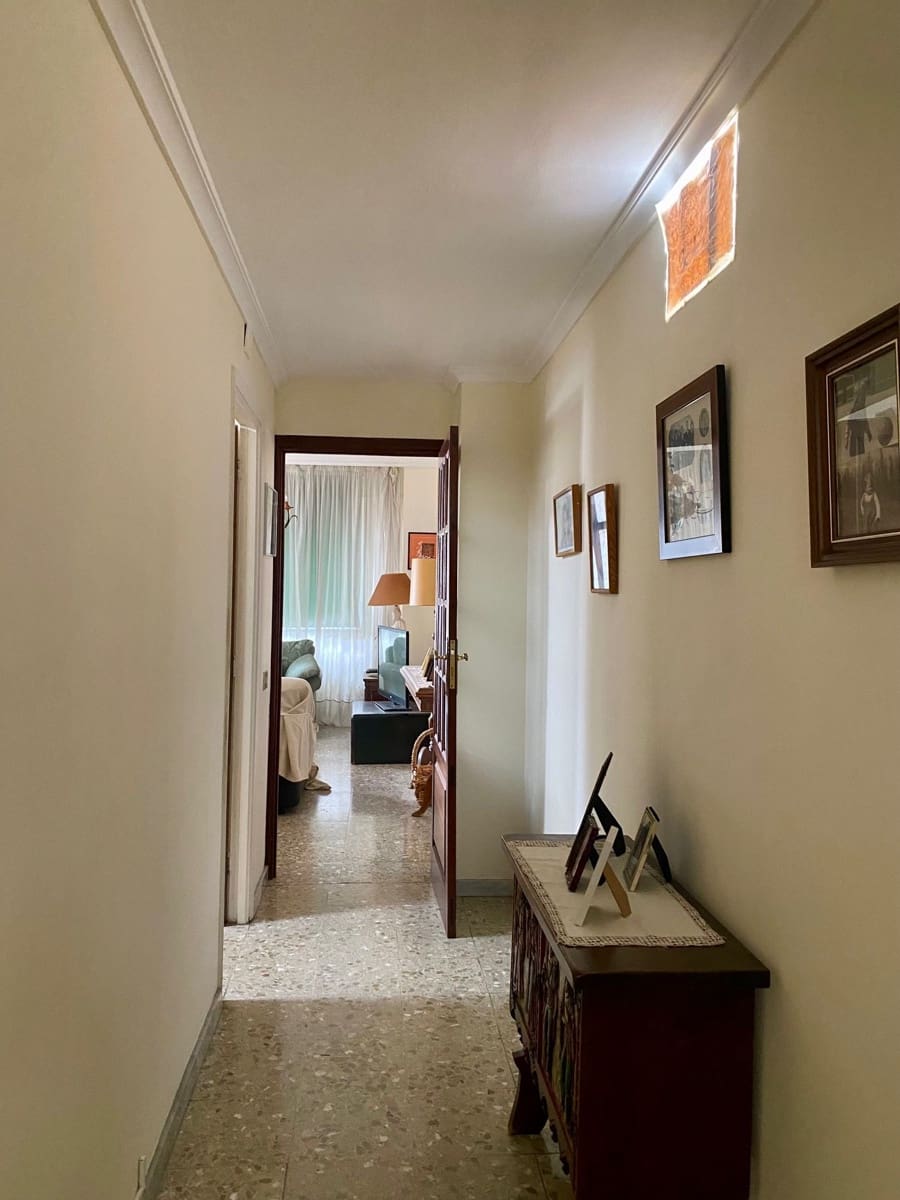 4 bedroom Flat for sale in Santa Cruz de Tenerife with garage - € 505,000 (Ref: 9919925)