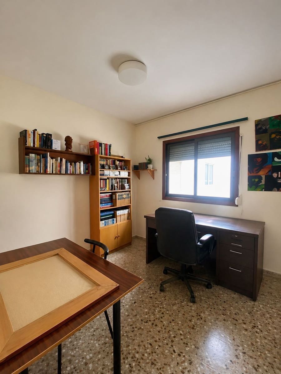 4 bedroom Flat for sale in Santa Cruz de Tenerife with garage - € 505,000 (Ref: 9919925)