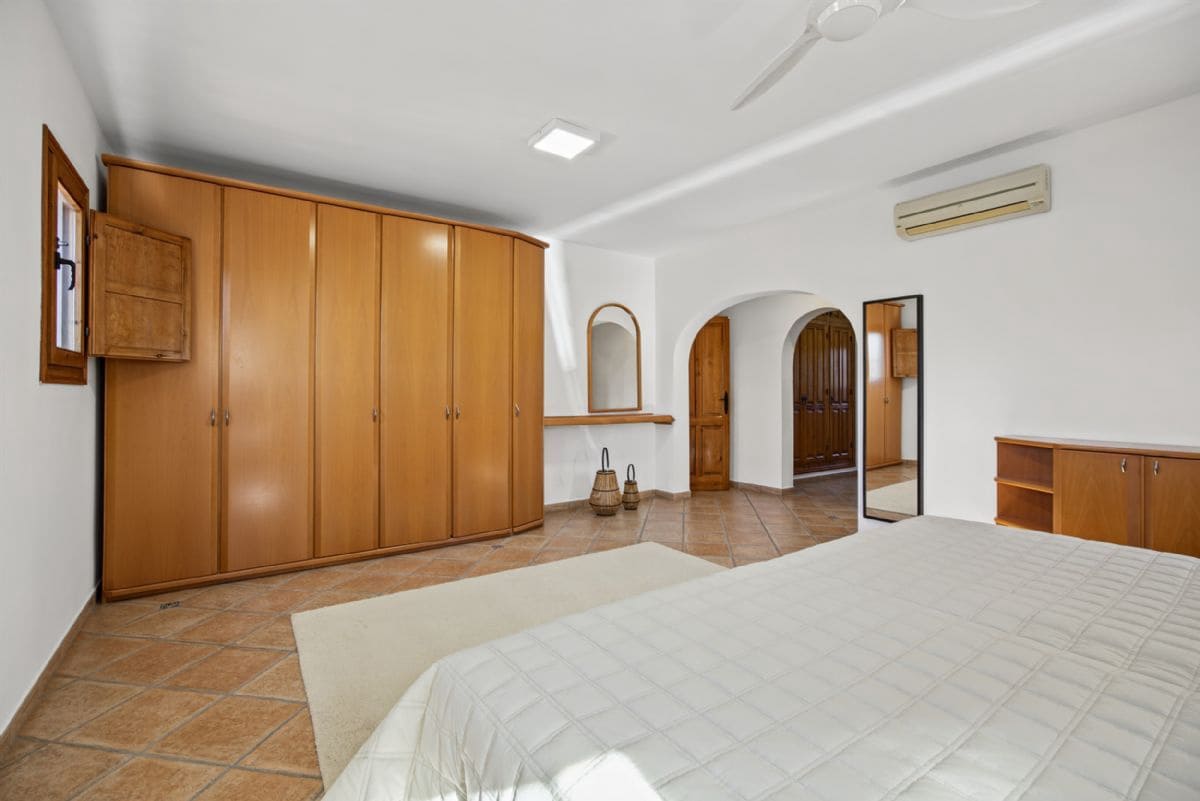 5 soverom Villa til salgs i Benissa med svømmebasseng garasje - € 990 000 (Ref: 10179702)