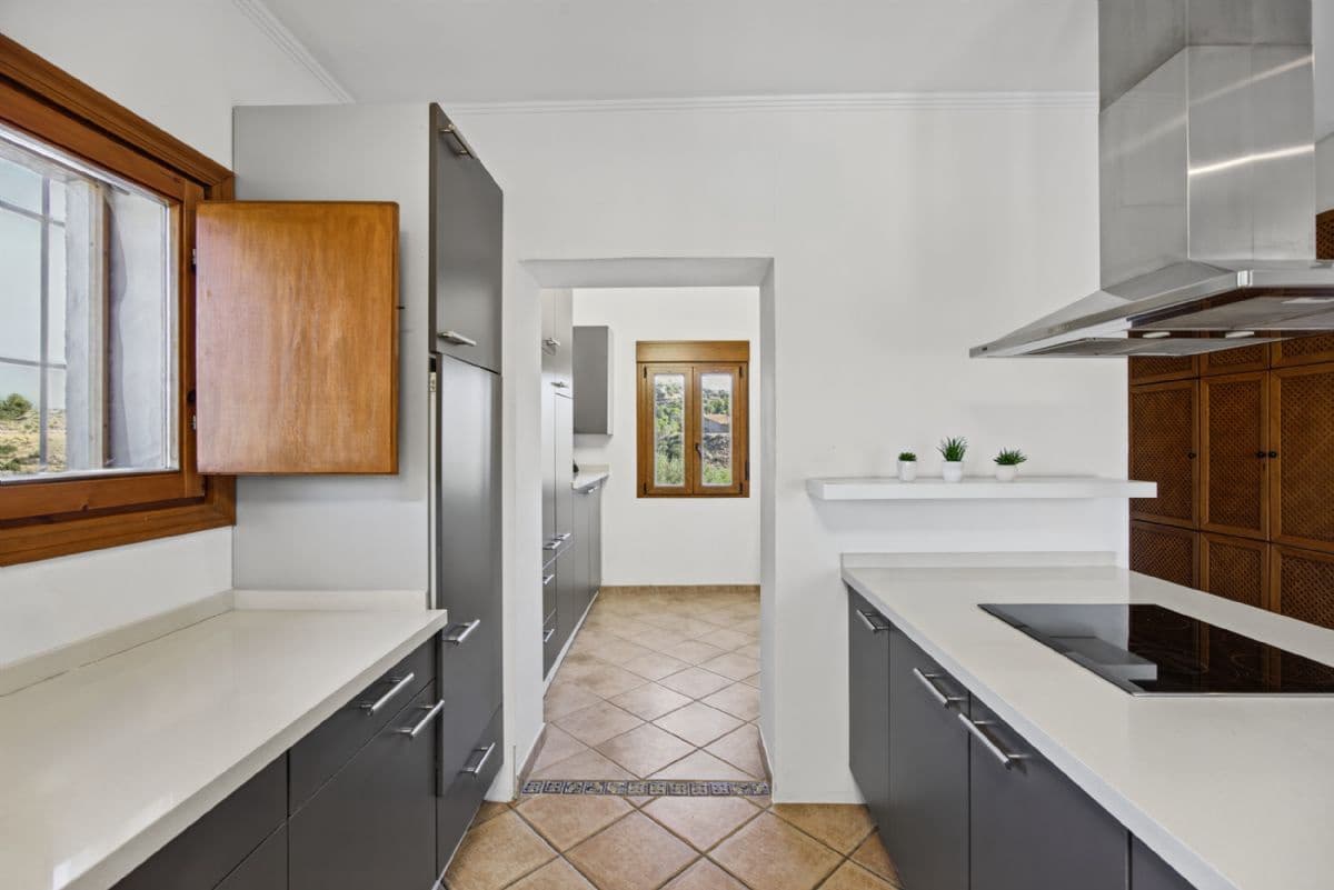 5 soverom Villa til salgs i Benissa med svømmebasseng garasje - € 990 000 (Ref: 10179702)