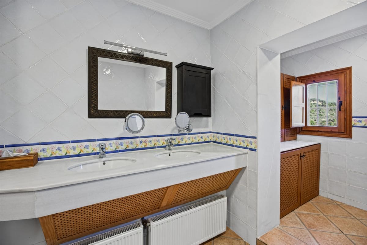 5 soverom Villa til salgs i Benissa med svømmebasseng garasje - € 990 000 (Ref: 10179702)