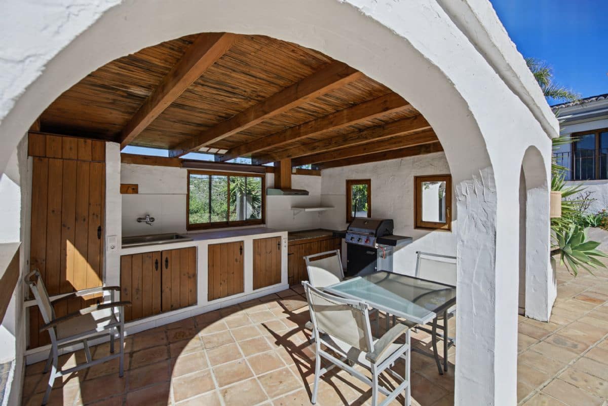5 soverom Villa til salgs i Benissa med svømmebasseng garasje - € 990 000 (Ref: 10179702)