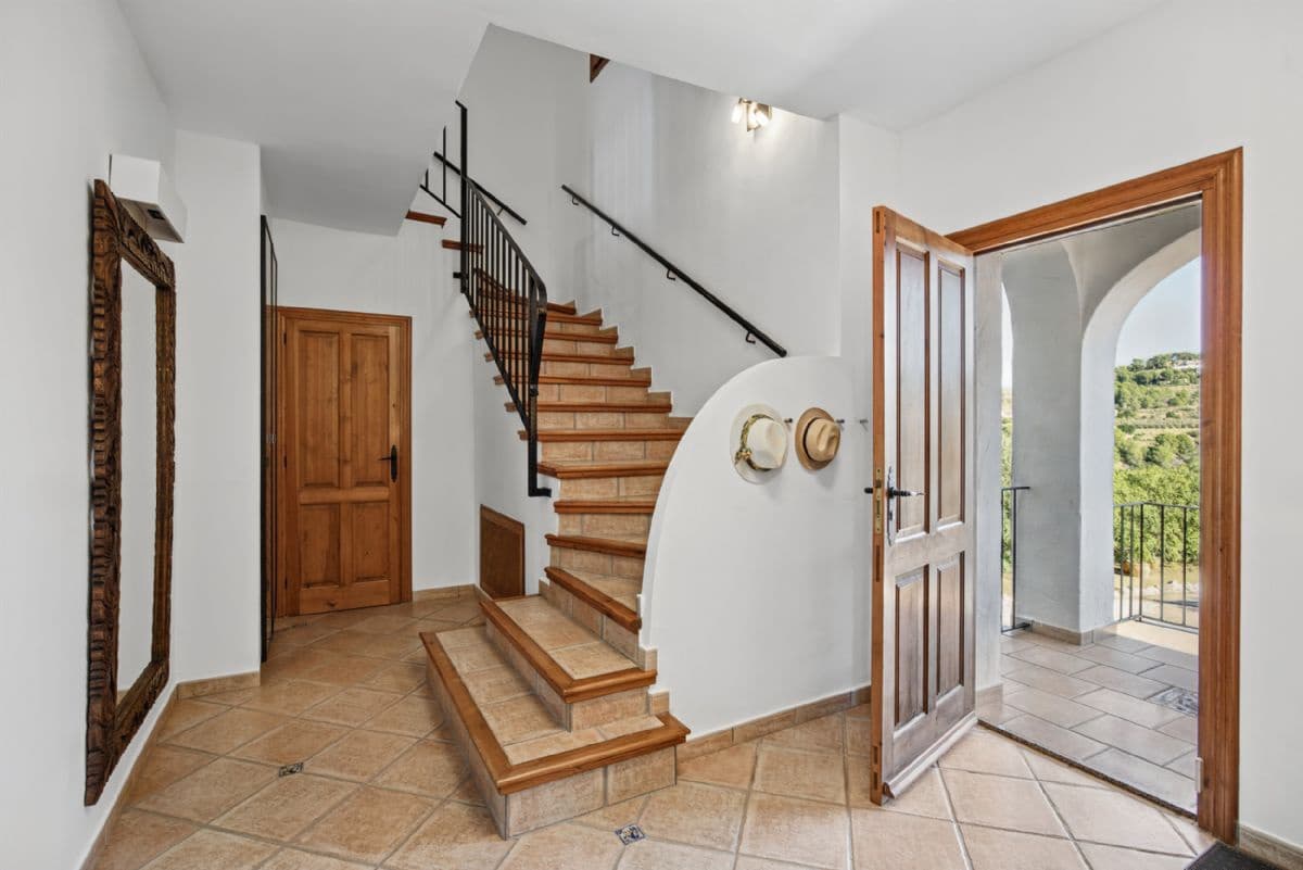 5 soverom Villa til salgs i Benissa med svømmebasseng garasje - € 990 000 (Ref: 10179702)