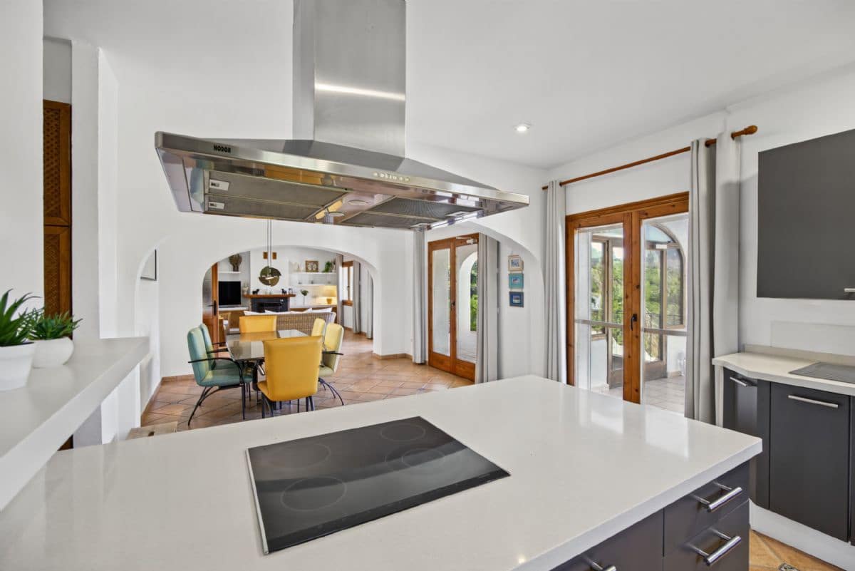 5 soverom Villa til salgs i Benissa med svømmebasseng garasje - € 990 000 (Ref: 10179702)