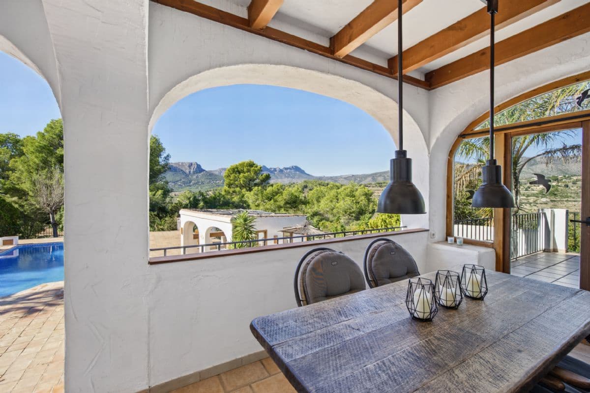 5 soverom Villa til salgs i Benissa med svømmebasseng garasje - € 990 000 (Ref: 10179702)