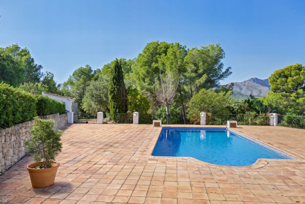 5 soverom Villa til salgs i Benissa med svømmebasseng garasje - € 990 000 (Ref: 10179702)