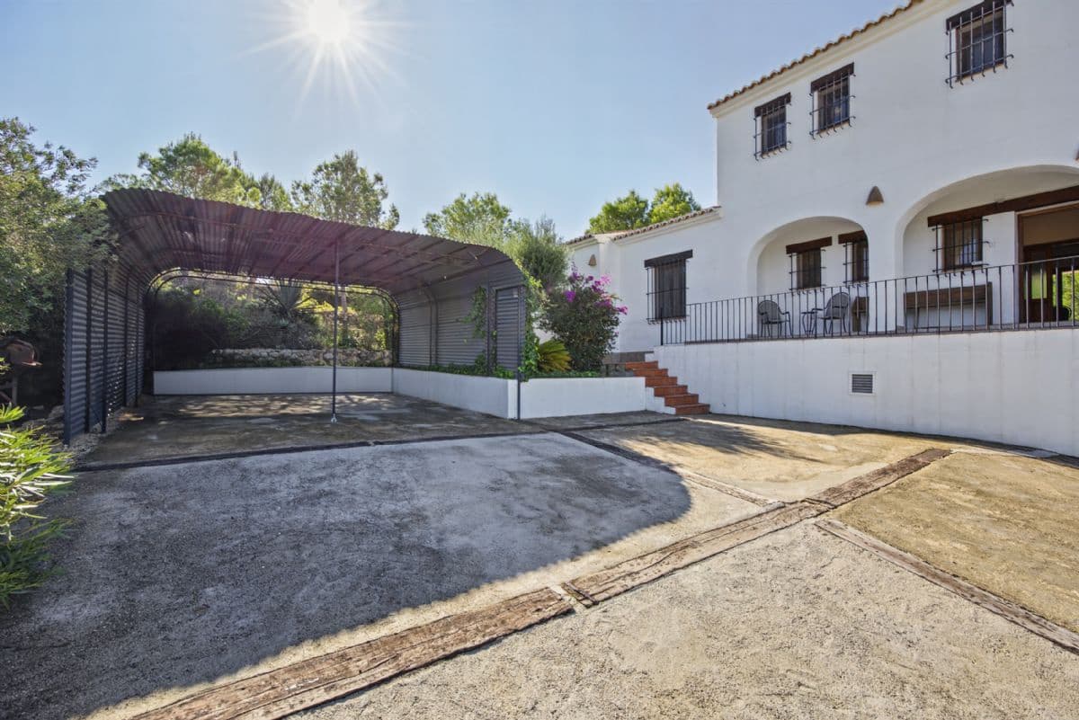 5 soverom Villa til salgs i Benissa med svømmebasseng garasje - € 990 000 (Ref: 10179702)