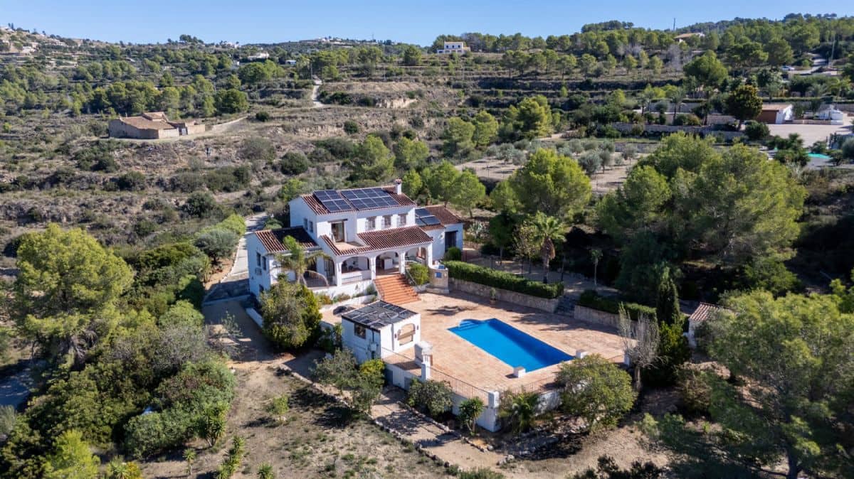 5 soverom Villa til salgs i Benissa med svømmebasseng garasje - € 990 000 (Ref: 10179702)