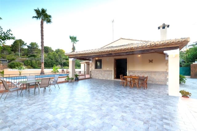 2 bedroom Villa for sale in Gargasindi, Calpe / Calp with pool - € 490,000 (Ref: 7902821)