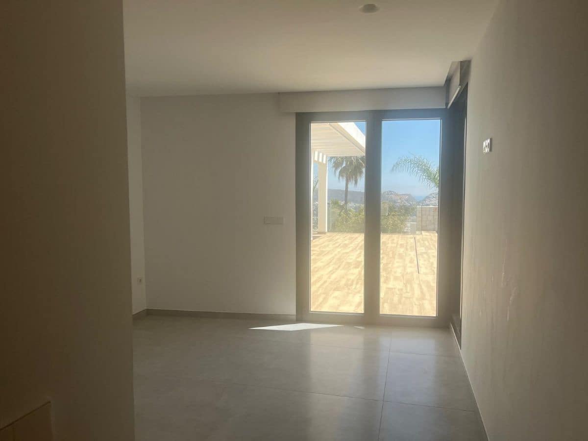 3 bedroom Villa for sale in Moraira with pool - € 2,250,000 (Ref: 7912018)