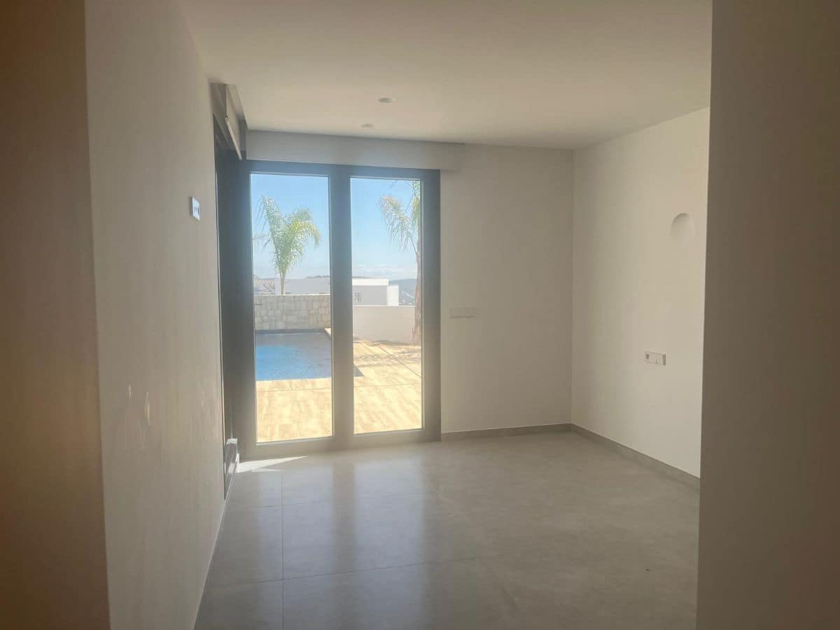 3 bedroom Villa for sale in Moraira with pool - € 2,250,000 (Ref: 7912018)