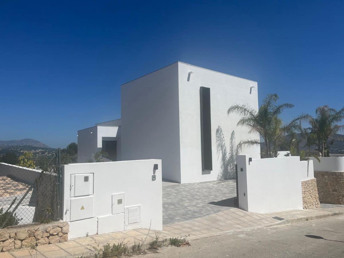 3 bedroom Villa for sale in Moraira with pool - € 2,250,000 (Ref: 7912018)