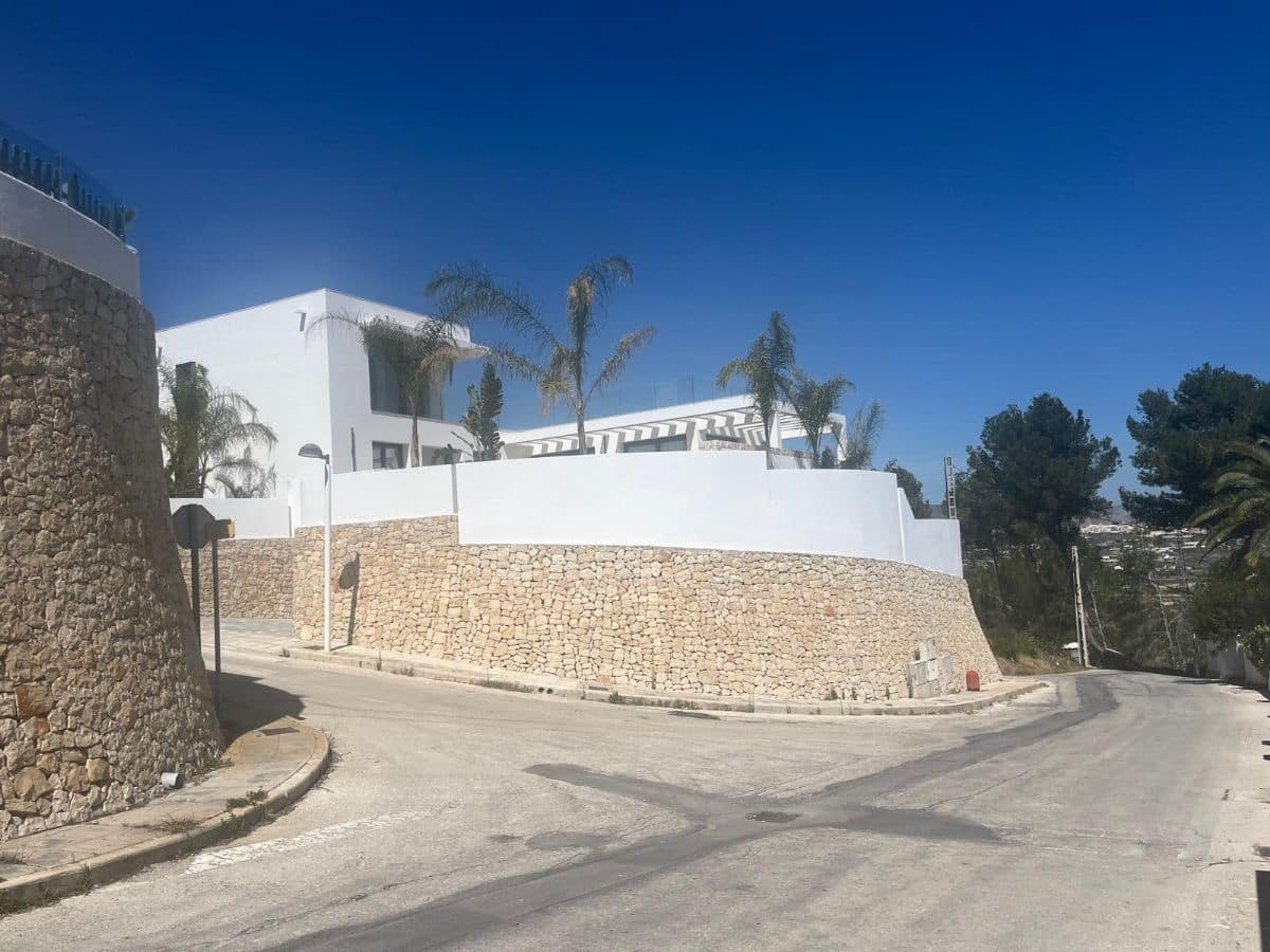 3 bedroom Villa for sale in Moraira with pool - € 2,250,000 (Ref: 7912018)