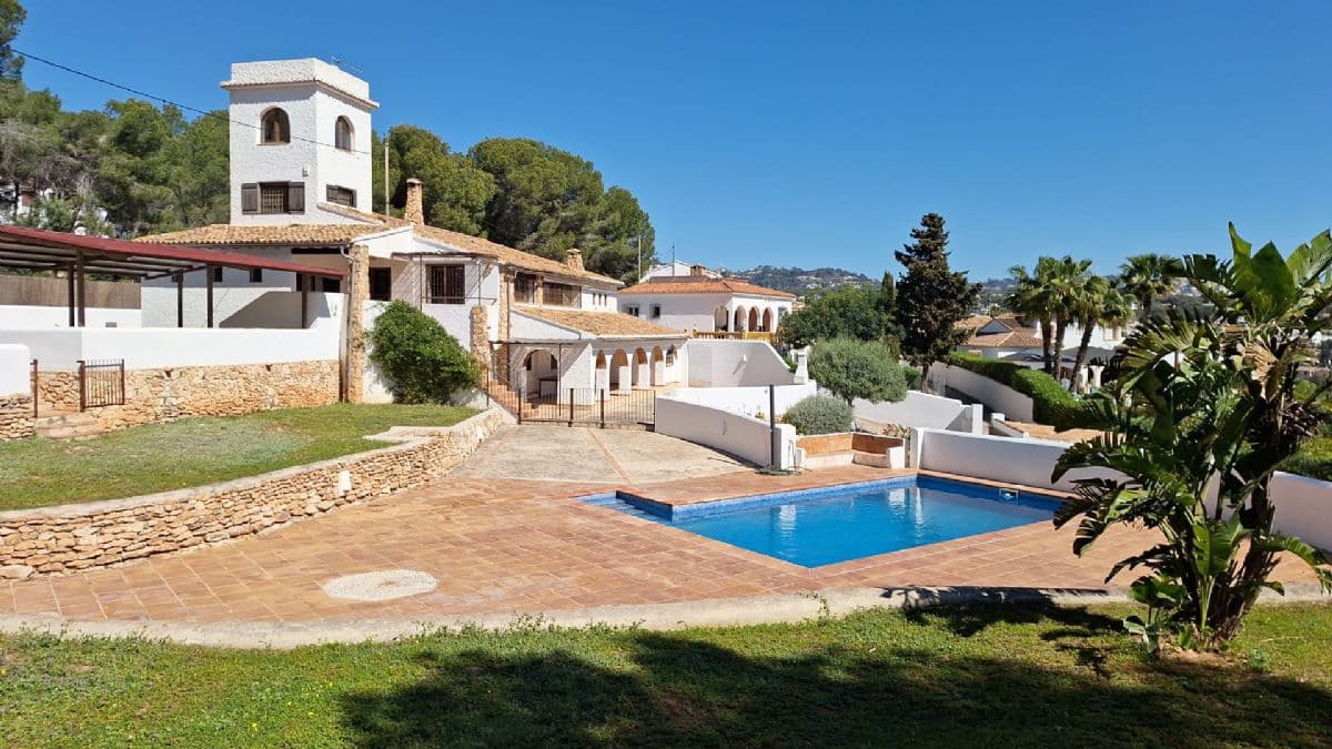 7 chambre Villa/Maison à vendre à Benissa avec piscine - 1 050 000 € (Ref: 8779032)