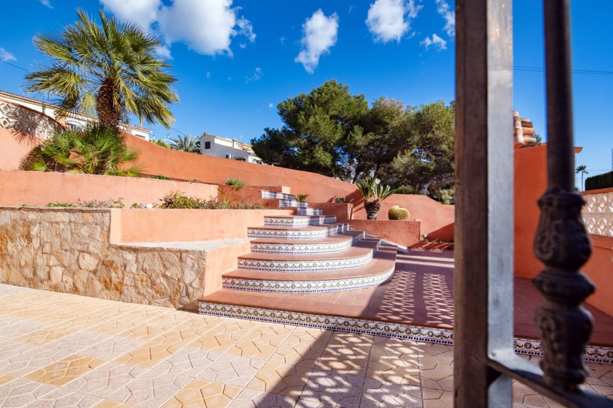 5 Zimmer Villa zu verkaufen in Calpe / Calp mit Pool - 726.500 € (Ref: 8820881)