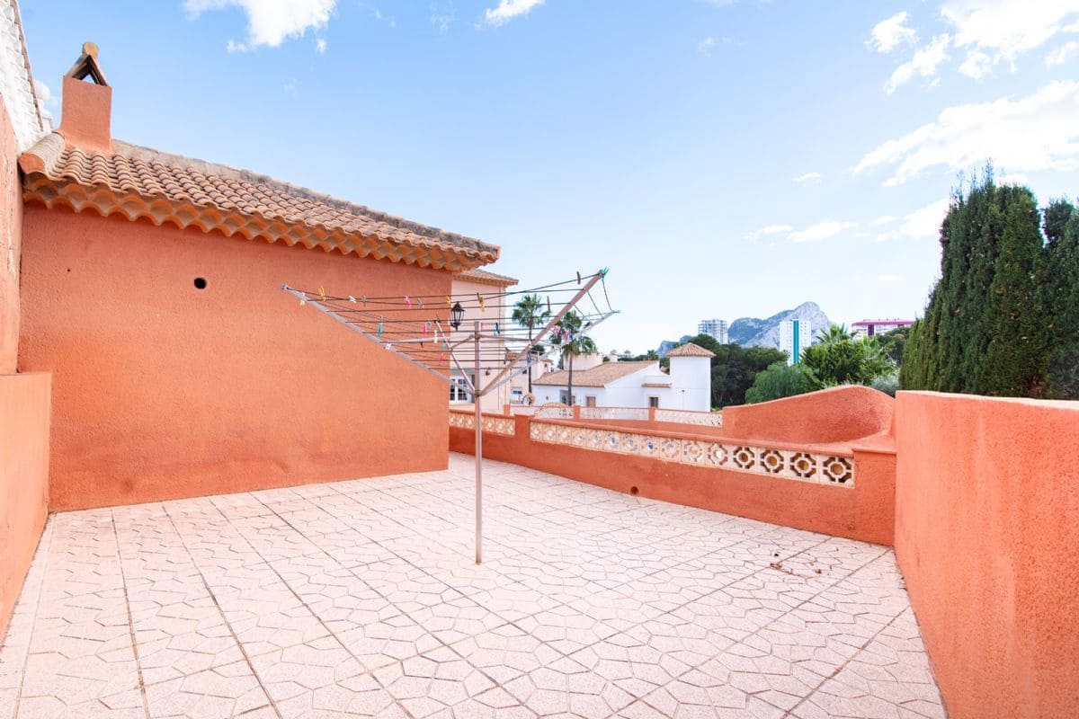 5 Zimmer Villa zu verkaufen in Calpe / Calp mit Pool - 726.500 € (Ref: 8820881)