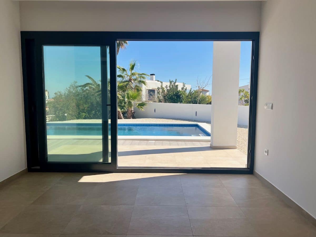 3 slaapkamer Villa te koop in Benissa met zwembad - € 1.175.000 (Ref: 9671119)